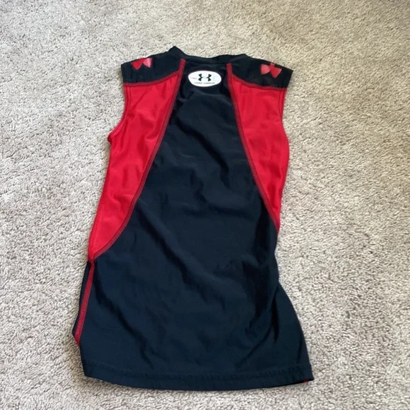 Under Armour youth fitted heat gear medium - Picture 2 of 3